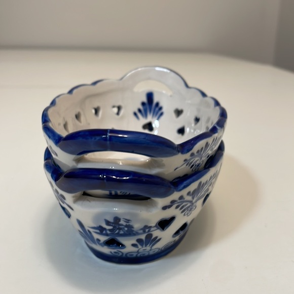 Set of 2 mini  blue and white bowls - Picture 2 of 3